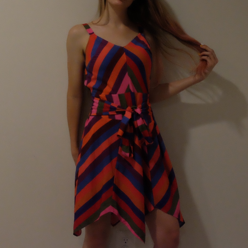 💕💕♥️NWT Multi-Colored Striped Triangle Cut Dress - Picture 5 of 8
